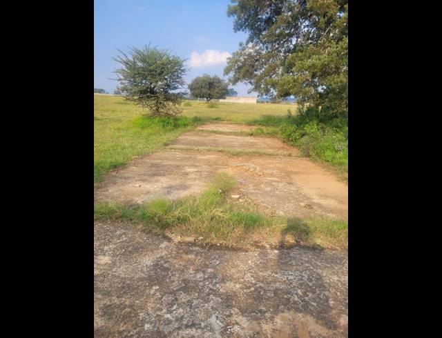 LAND FOR SALE IN MAPLETON